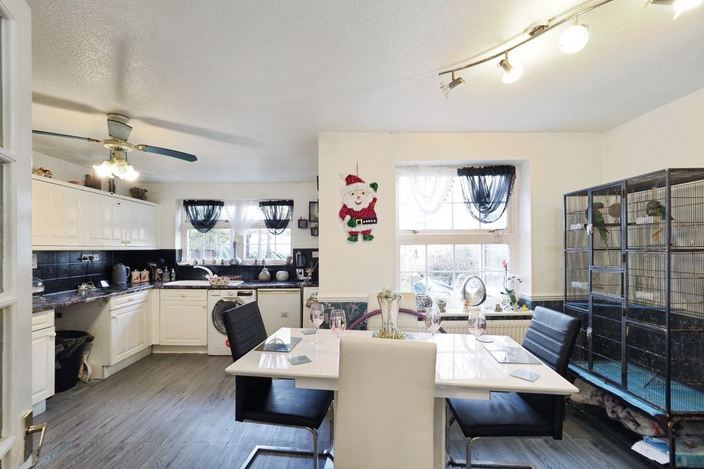 Property photo 2 of 20 Img_4050