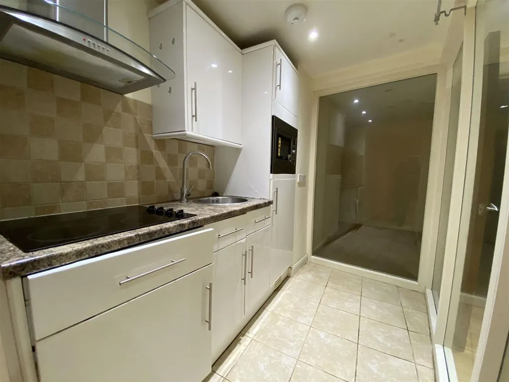 Apartment in Bristol BS1 - More