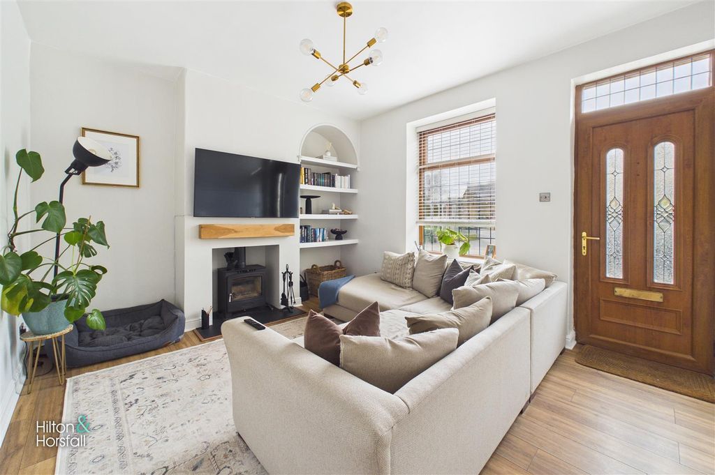 Property photo 2 of 14 Gisburn Road