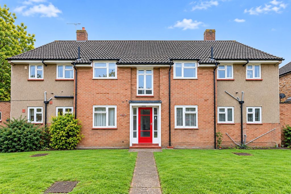 Property photo 1 of 25 1793493879 - 14 Lavender Road, Sm5 - -1.Jpg