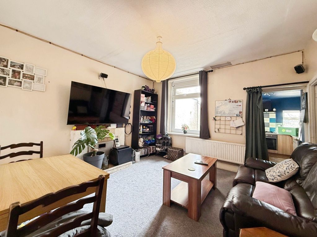 Property photo 3 of 15 4883515