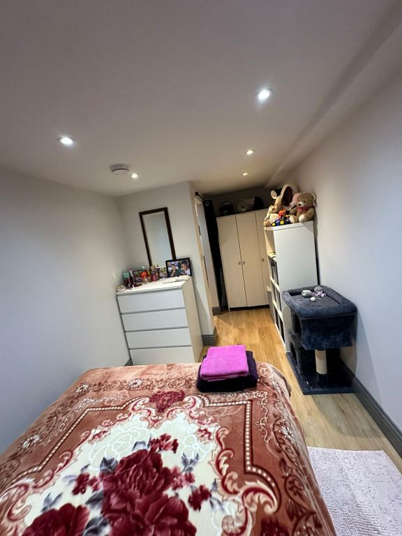 Property photo 3 of 4 Entrance Hall