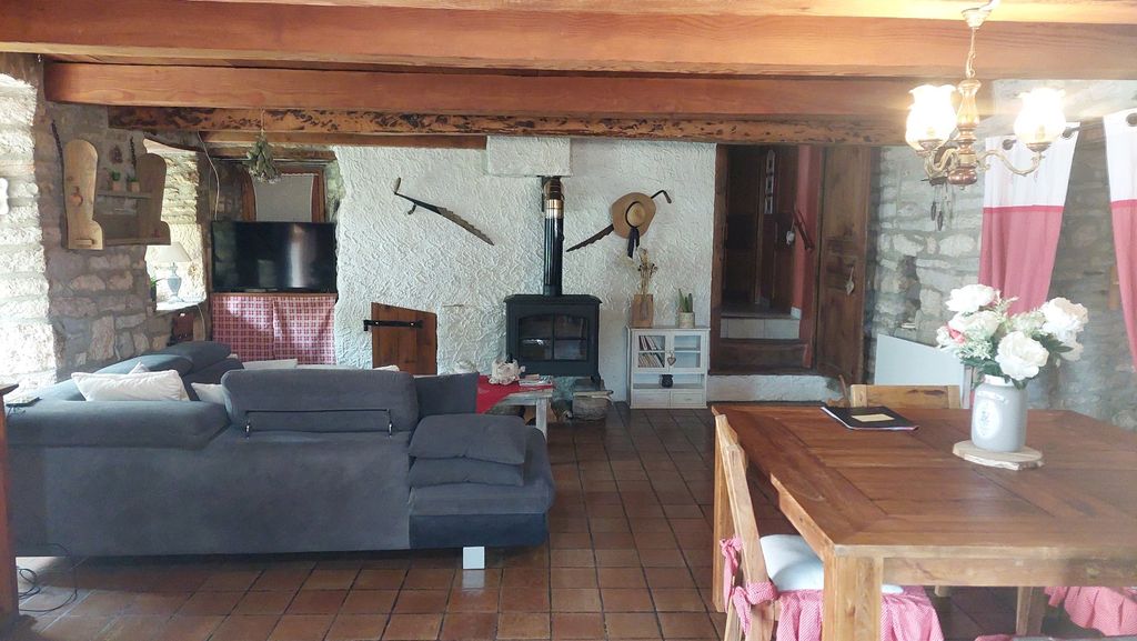 Property photo 2 of 10