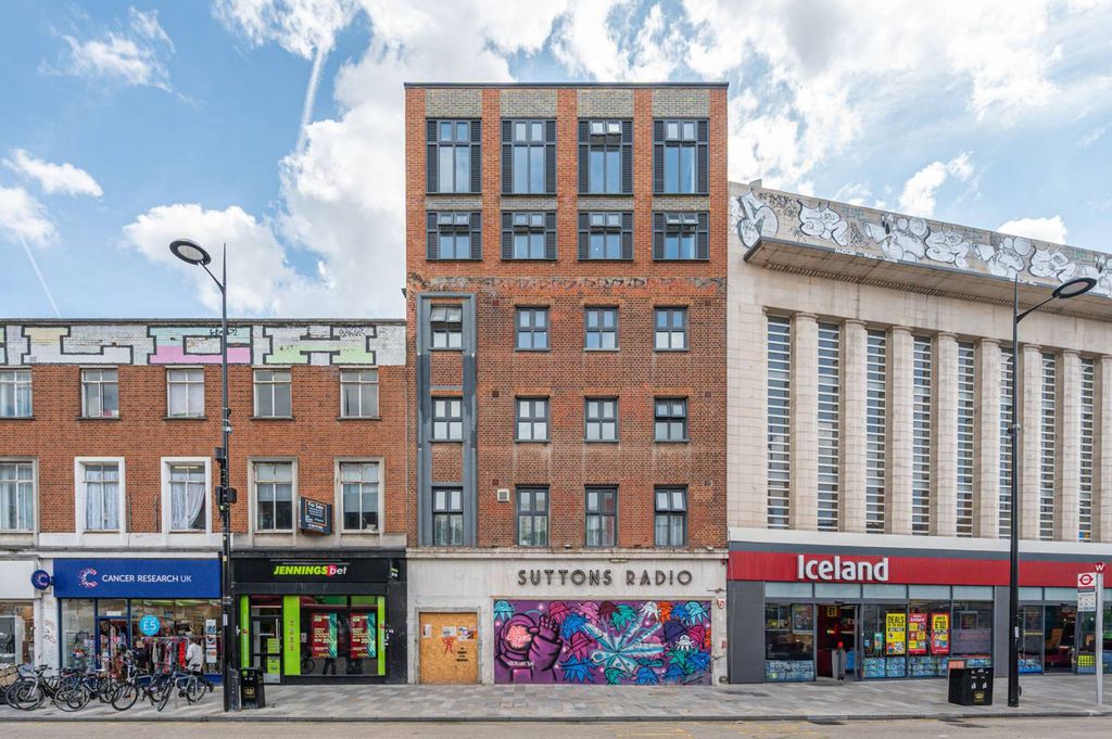 Property photo 1 of 2