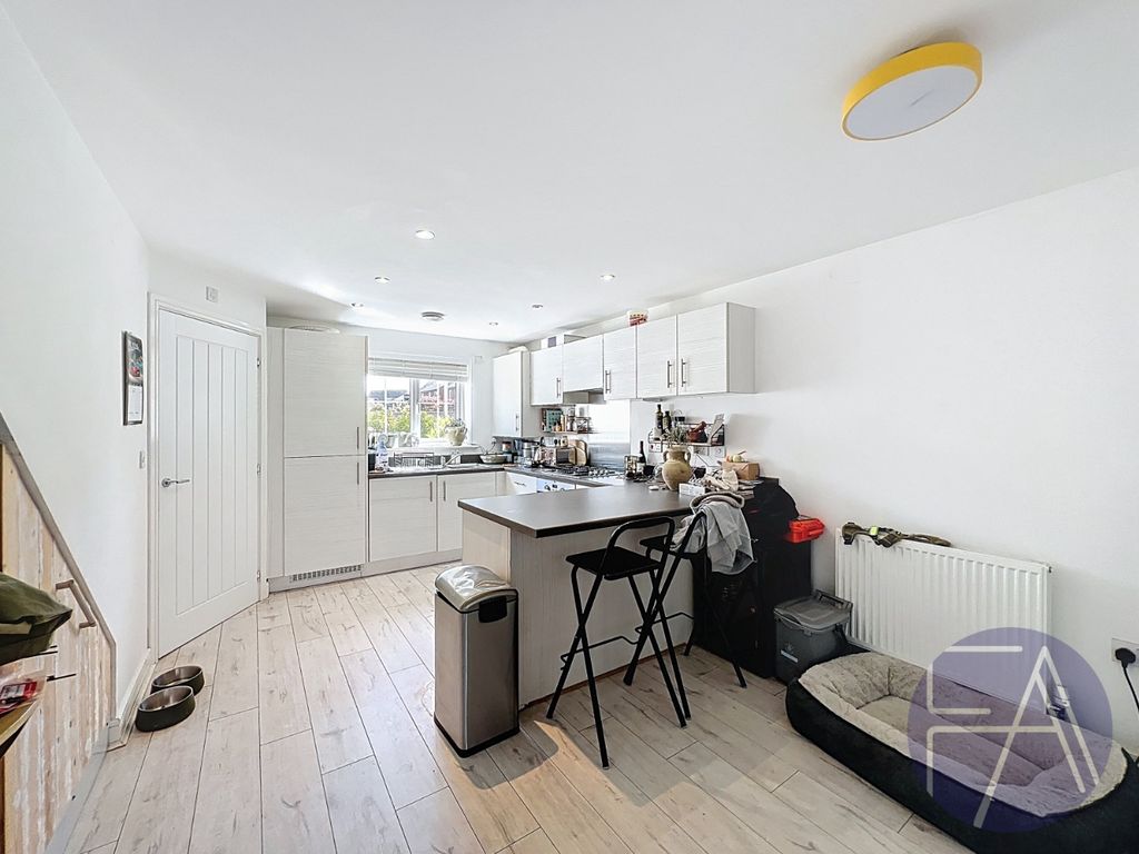 Property photo 3 of 14 5092444