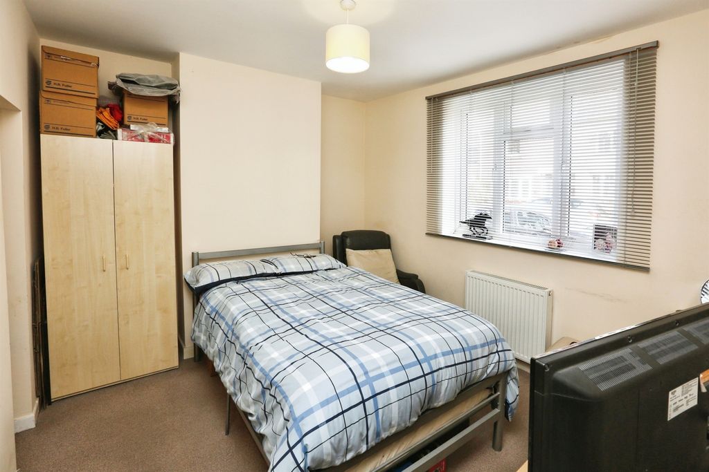 Property photo 3 of 17