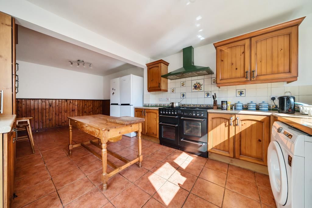 Property photo 2 of 20 Kitchen