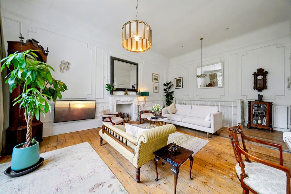 Property photo 2 of 14 4693641