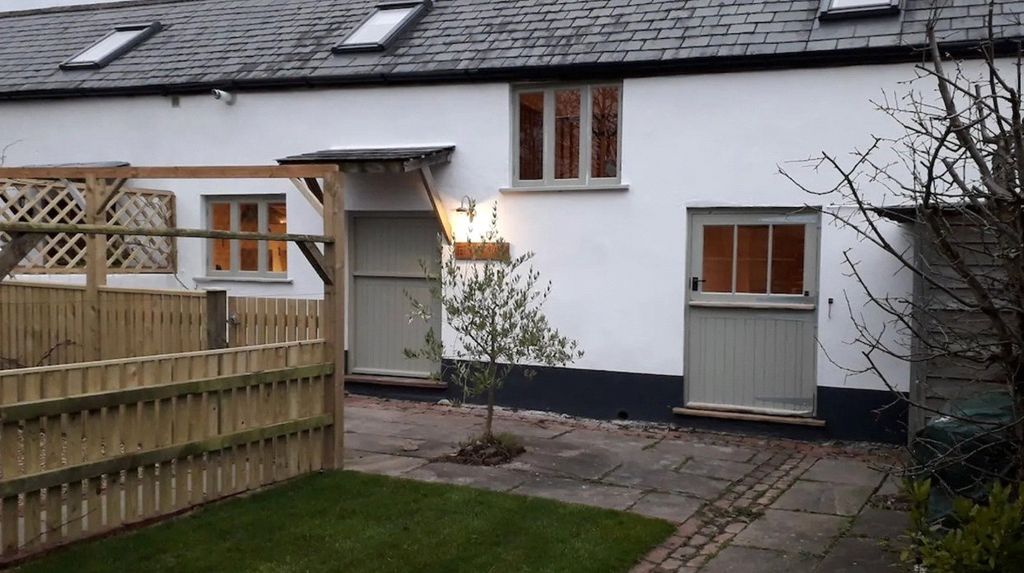 Property photo 1 of 10 Picture No. 08