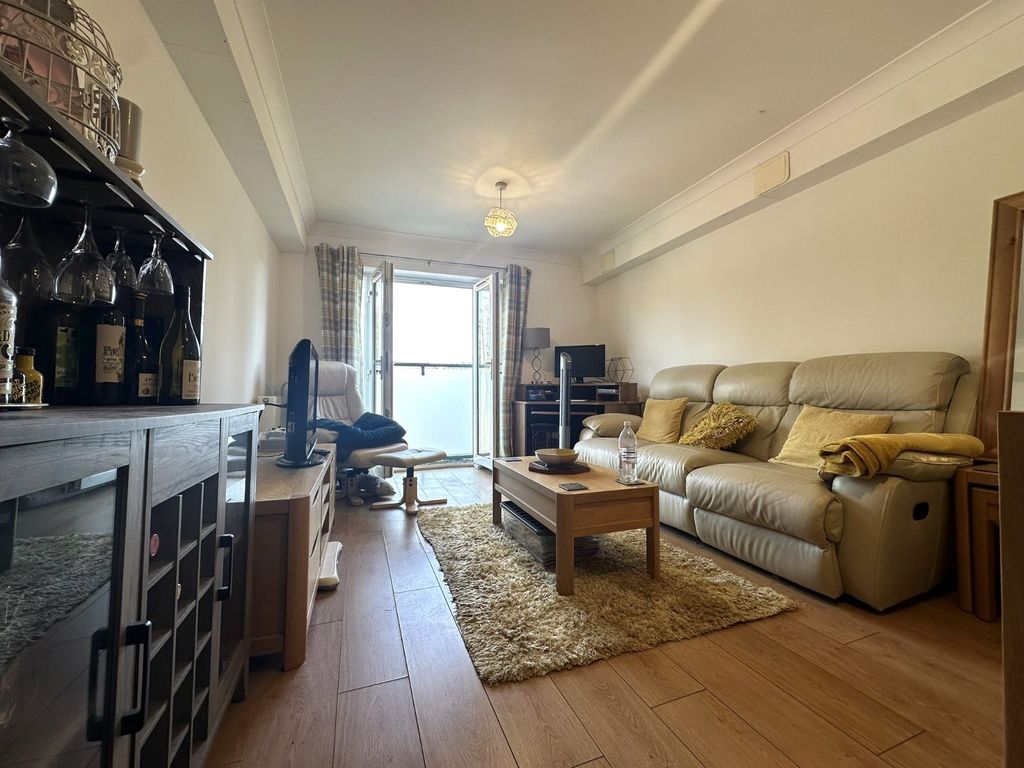 Property photo 3 of 6 Picture No. 06