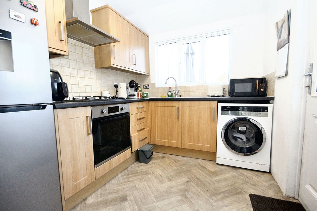 Property photo 2 of 12