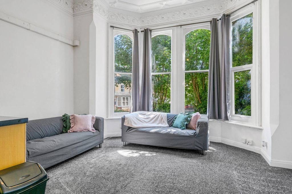 Property photo 3 of 7 Picture No. 82