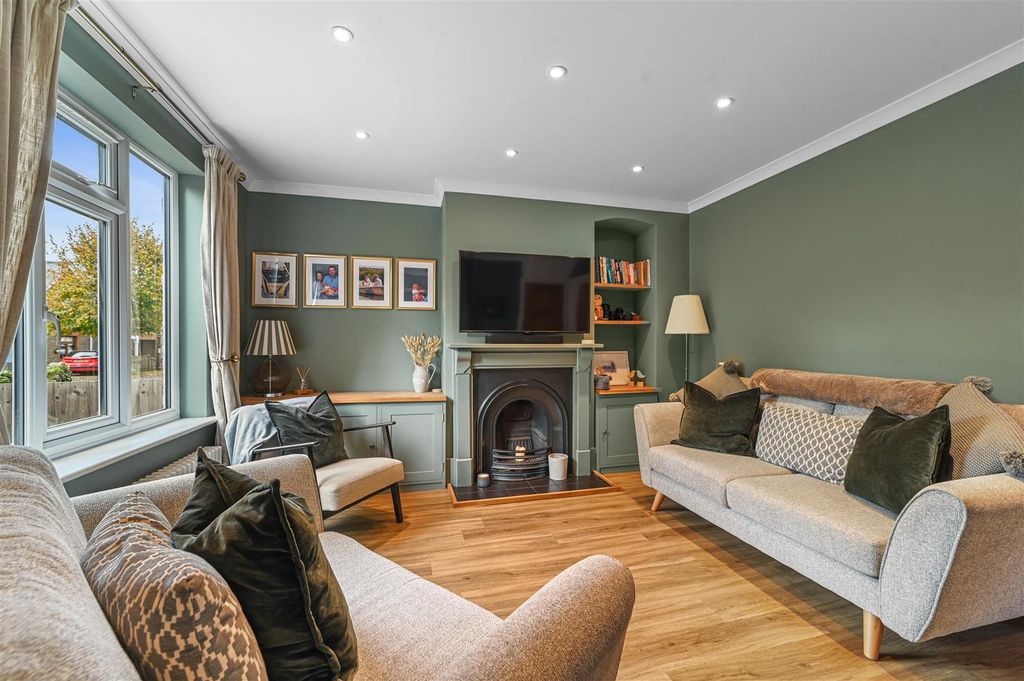 Property photo 2 of 17 Living Room