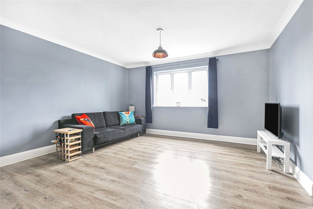 Property photo 2 of 12 Picture No. 11