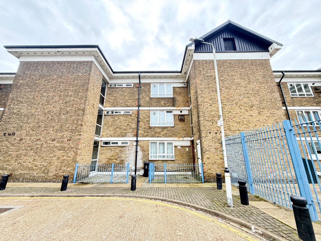 Property photo 3 of 12