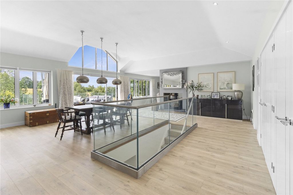 Property photo 3 of 31 Open Plan