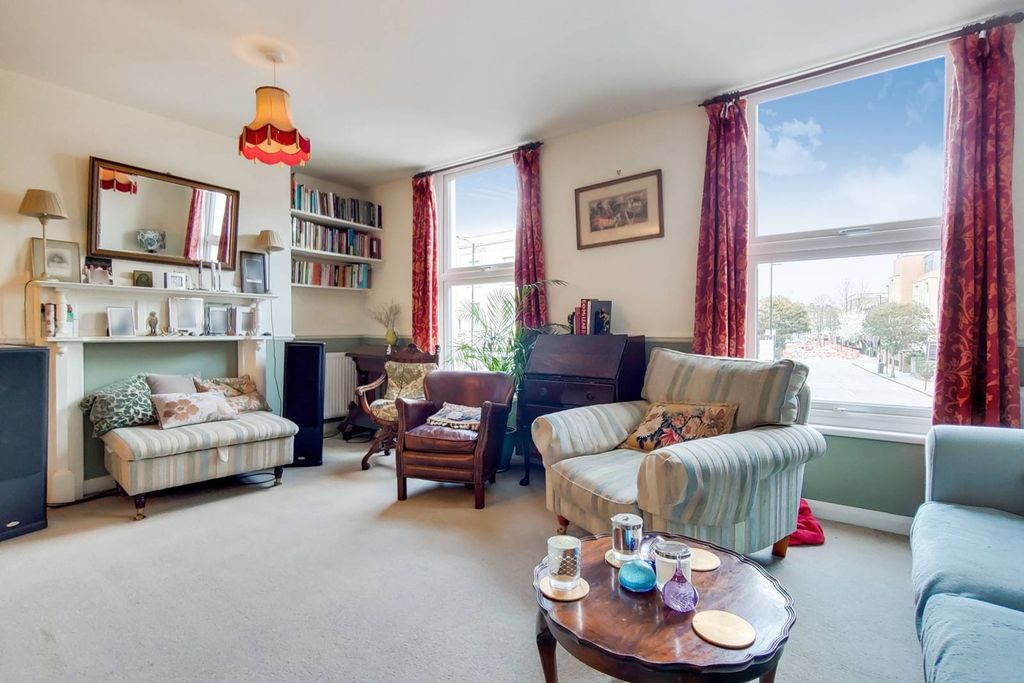 Property photo 2 of 16