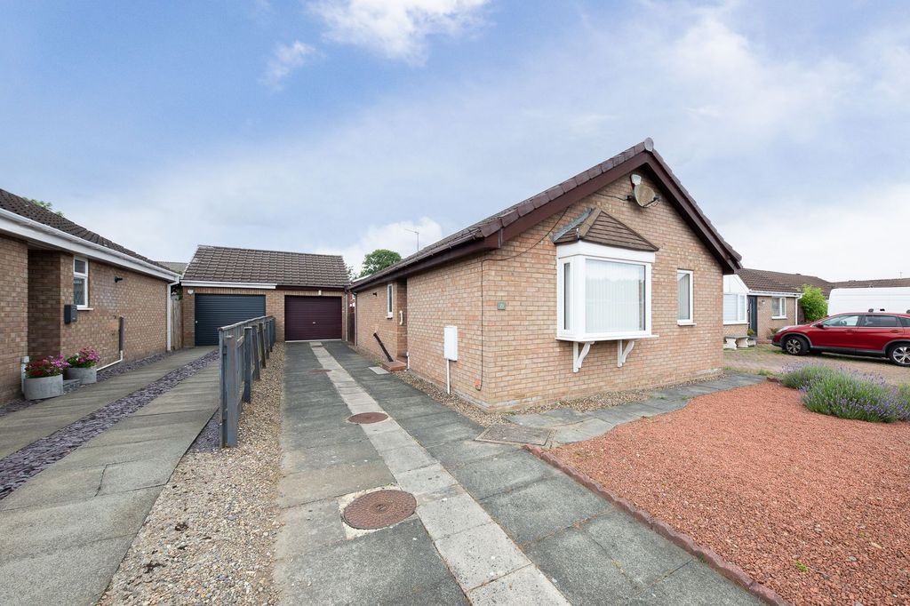 Property photo 1 of 8 Front External