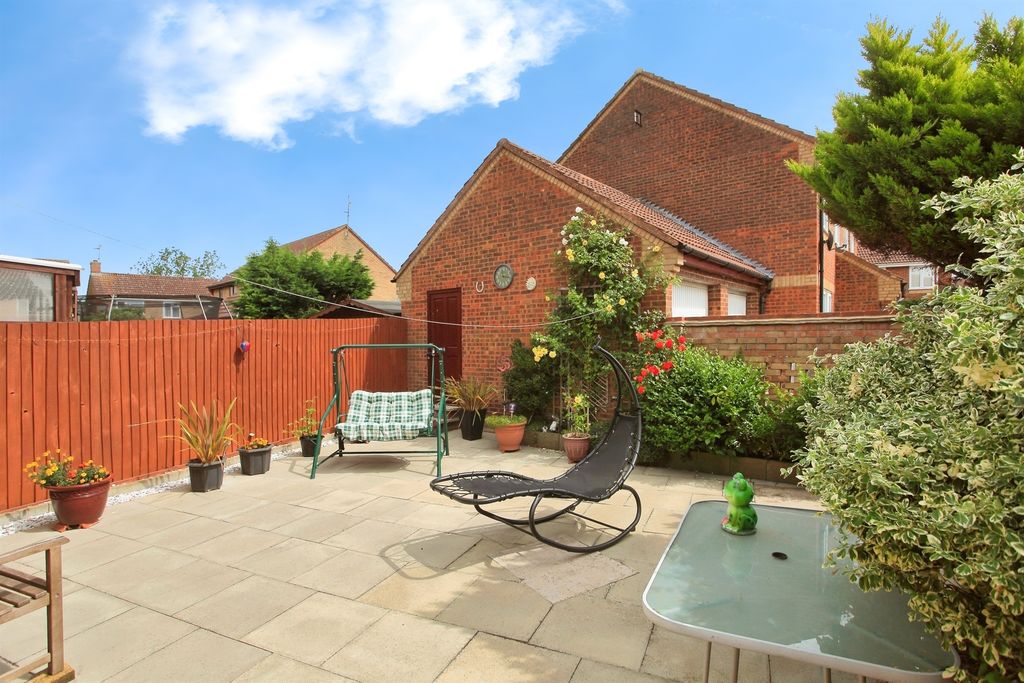 Property photo 1 of 17 Outside