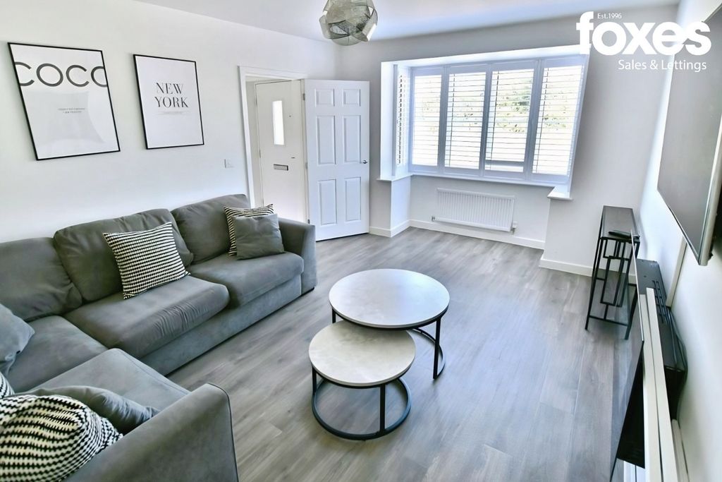 Property photo 2 of 16 5453621
