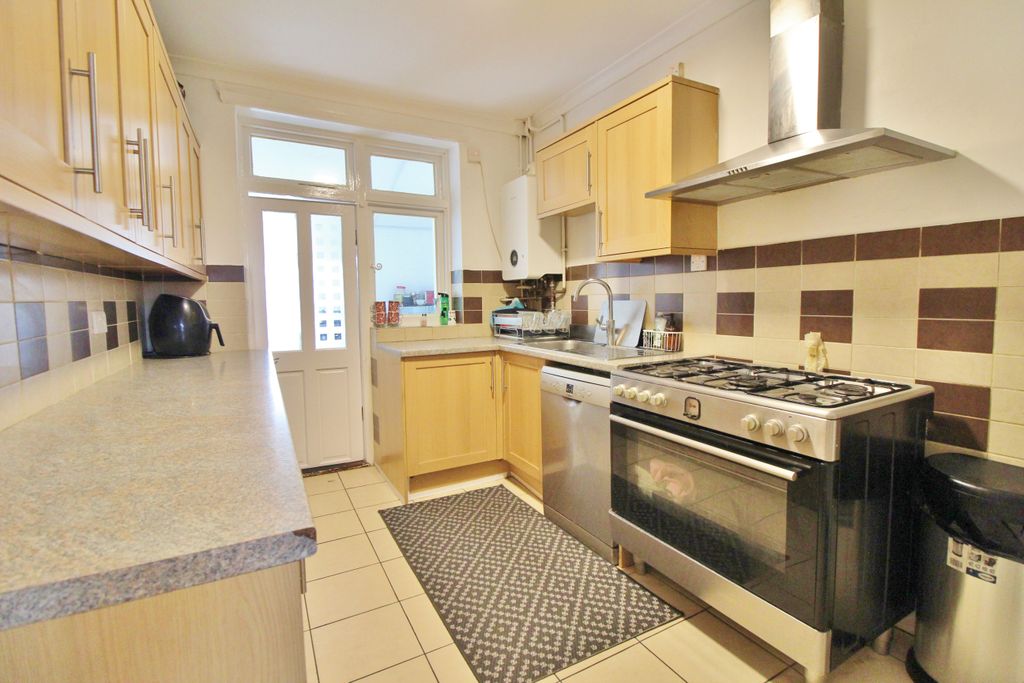 Property photo 3 of 17