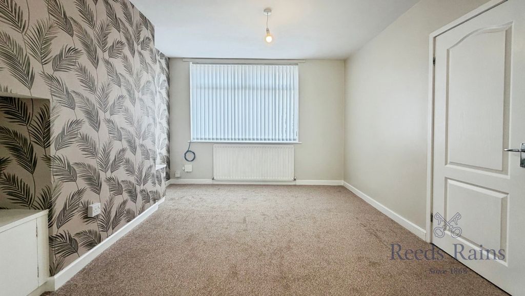 Property photo 2 of 13 Pbox-Img.Jpg
