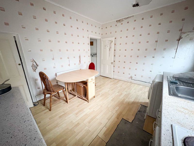 Property photo 2 of 5 Photo 4