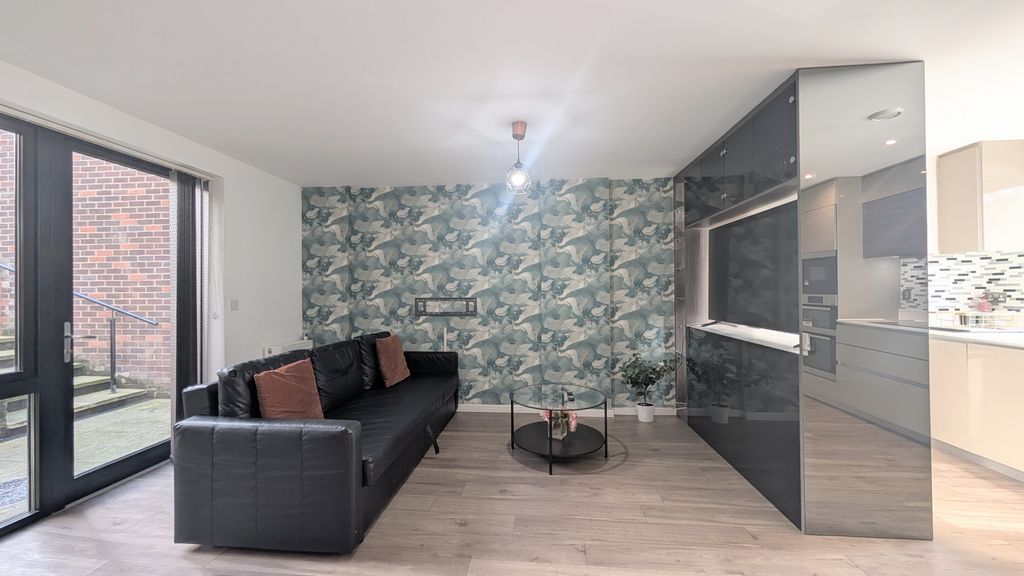 Property photo 3 of 17 Image