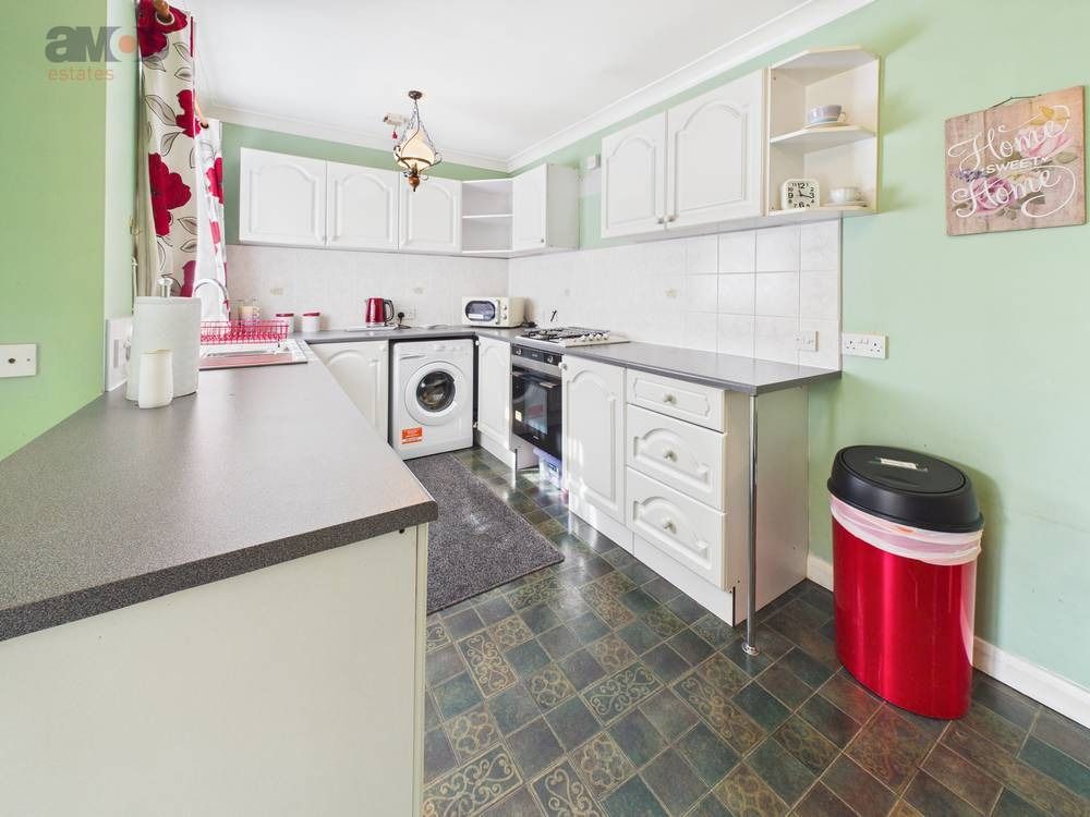 Property photo 3 of 23 4775035
