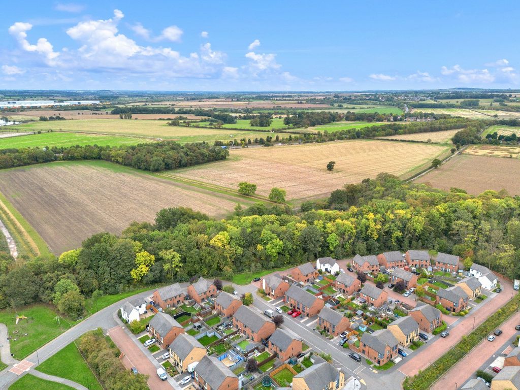 Property photo 2 of 27 4572482