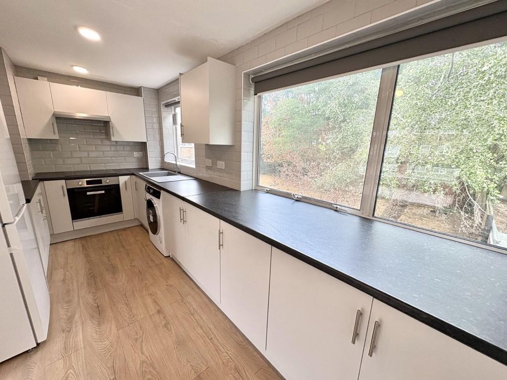 Property photo 3 of 7 4E701c06-c8B0-4F7B-B13d-d84c25c62F88.Jpg