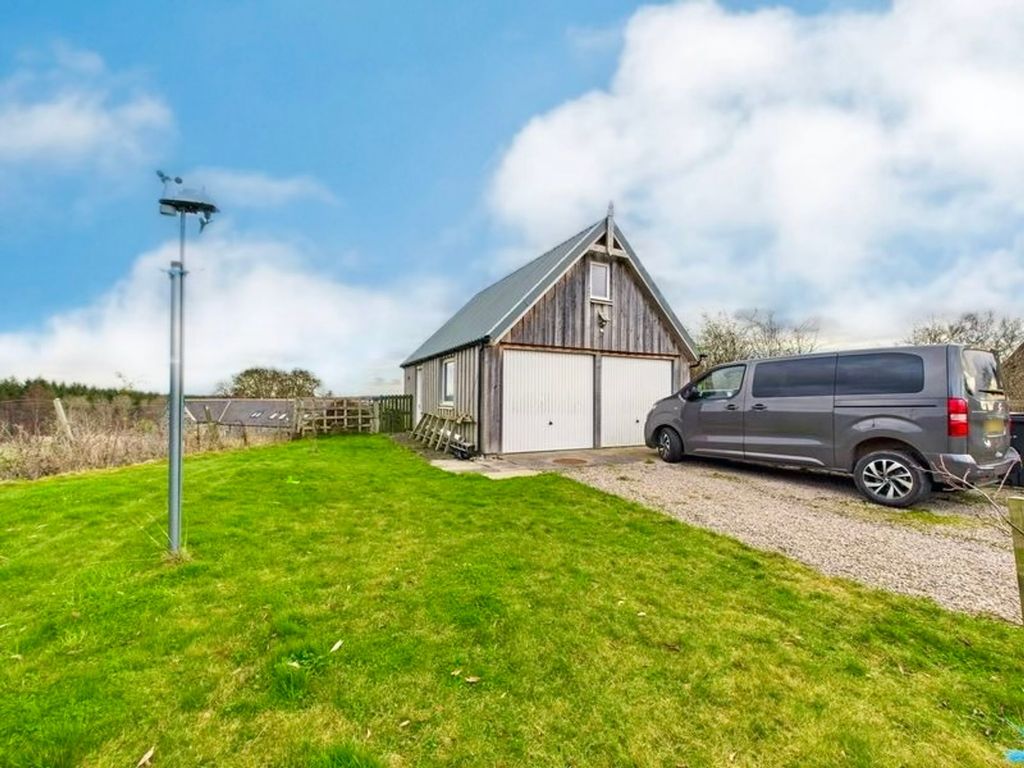 Property photo 2 of 28