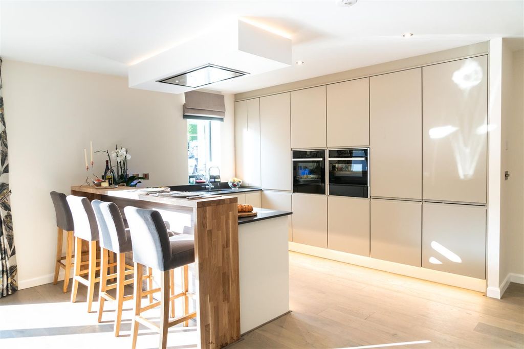 Property photo 3 of 8 `