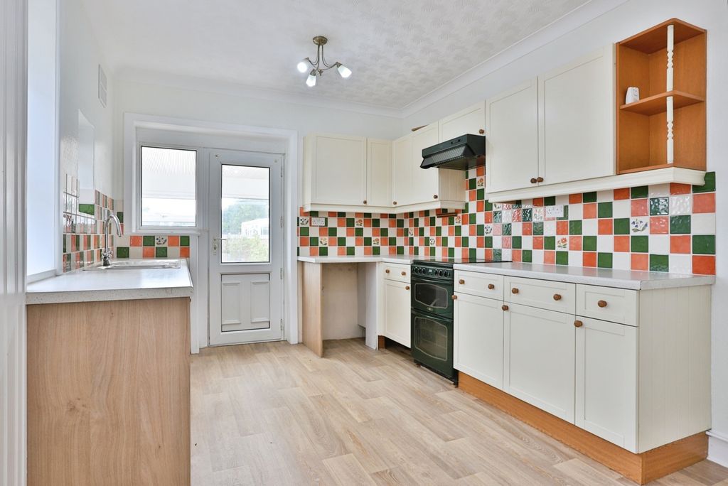 Property photo 3 of 16 Pbox-Img.Jpg