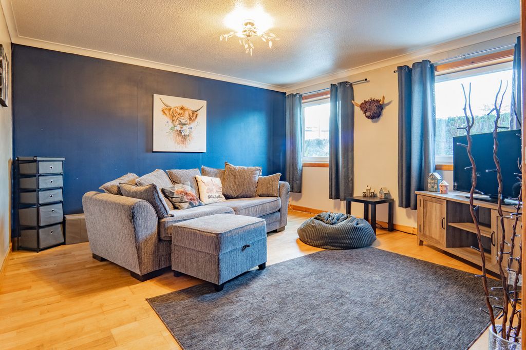 Property photo 2 of 38