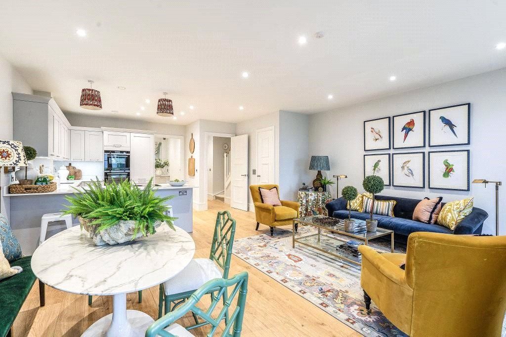 Property photo 3 of 25 Show Home