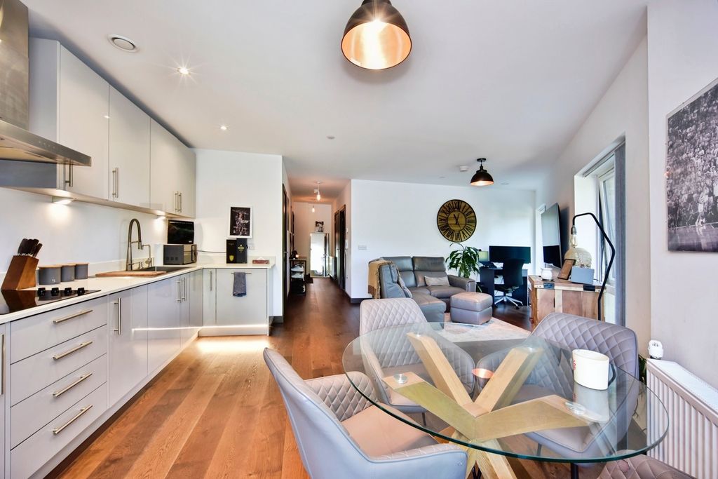 Property photo 1 of 12 Pbox-Img.Jpg