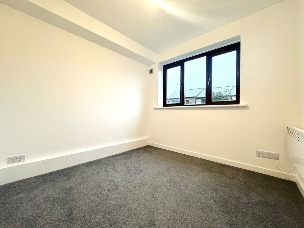 Property photo 3 of 8 Picture No. 21