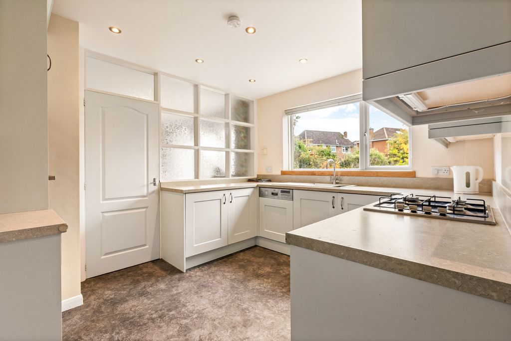 Property photo 2 of 25