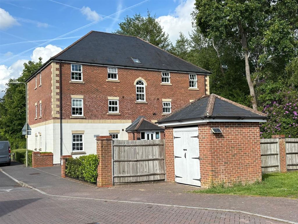 Property photo 1 of 16 Whatsapp Image 2026-05-21 At 17.53.36.Jpeg