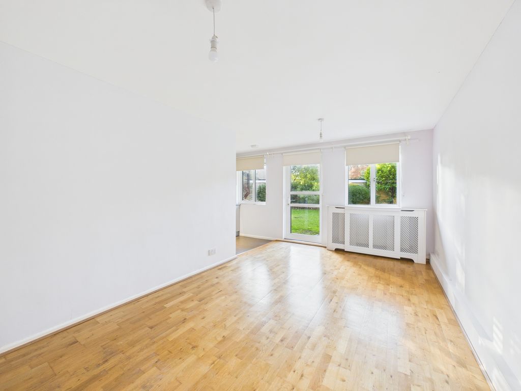Property photo 3 of 15 Cam02545G0-Pr0535-Still001