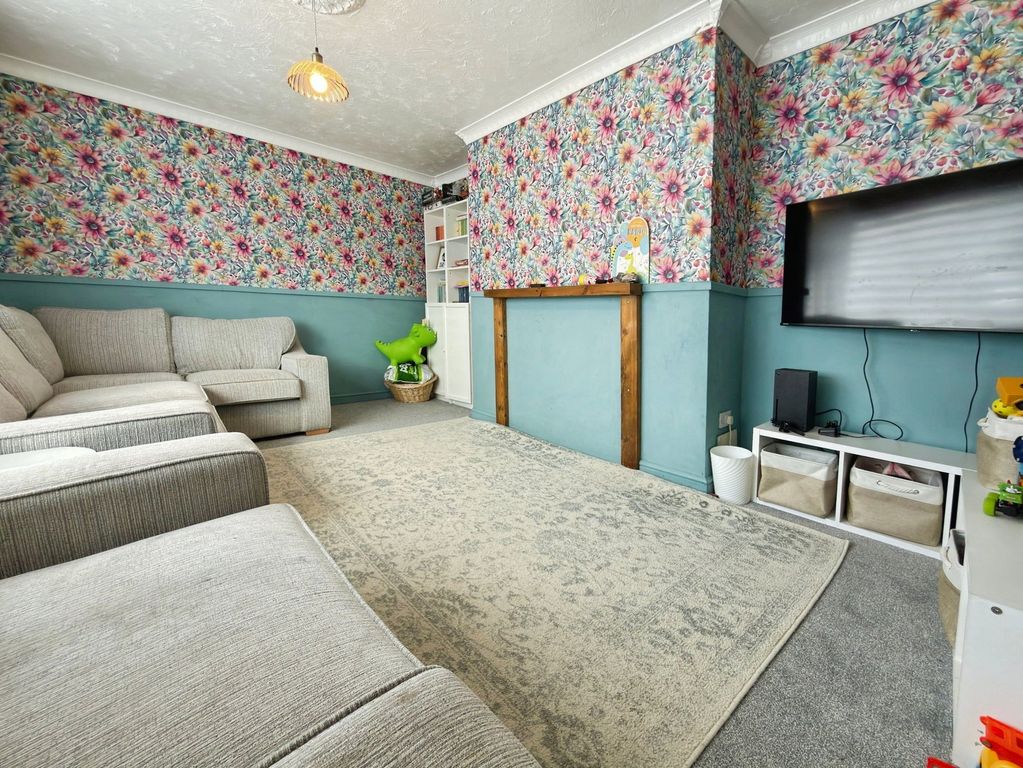 Property photo 3 of 18