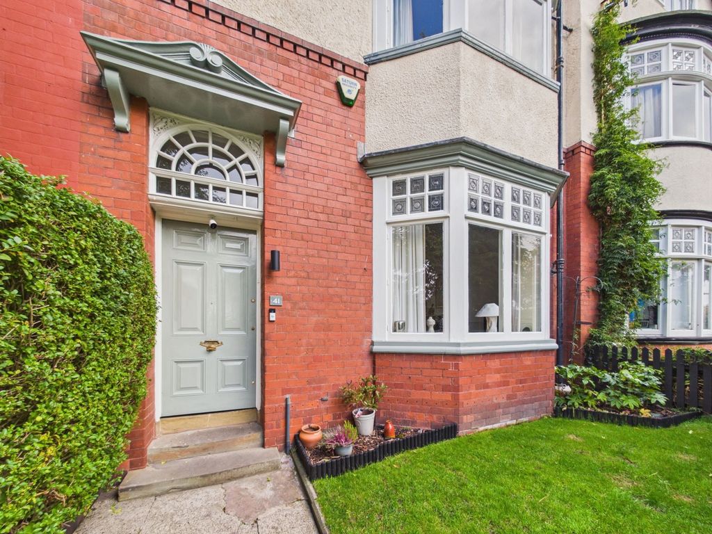 Property photo 2 of 38