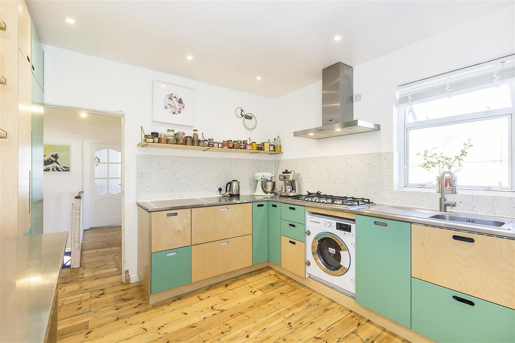 Property photo 3 of 14 3