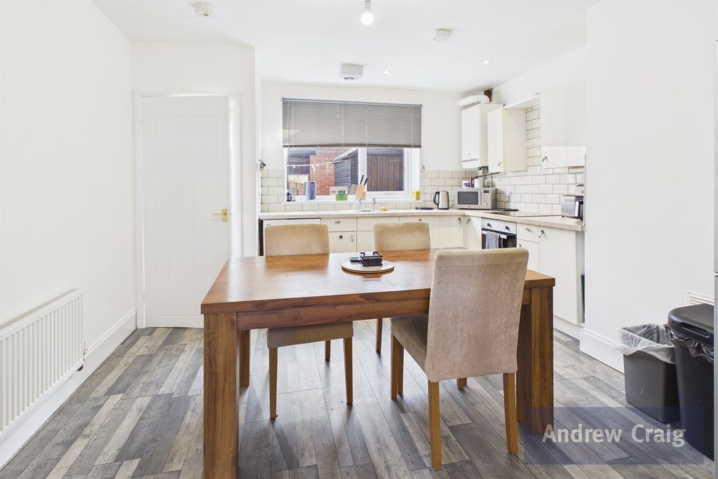 Property photo 2 of 8 Kitchen Diner