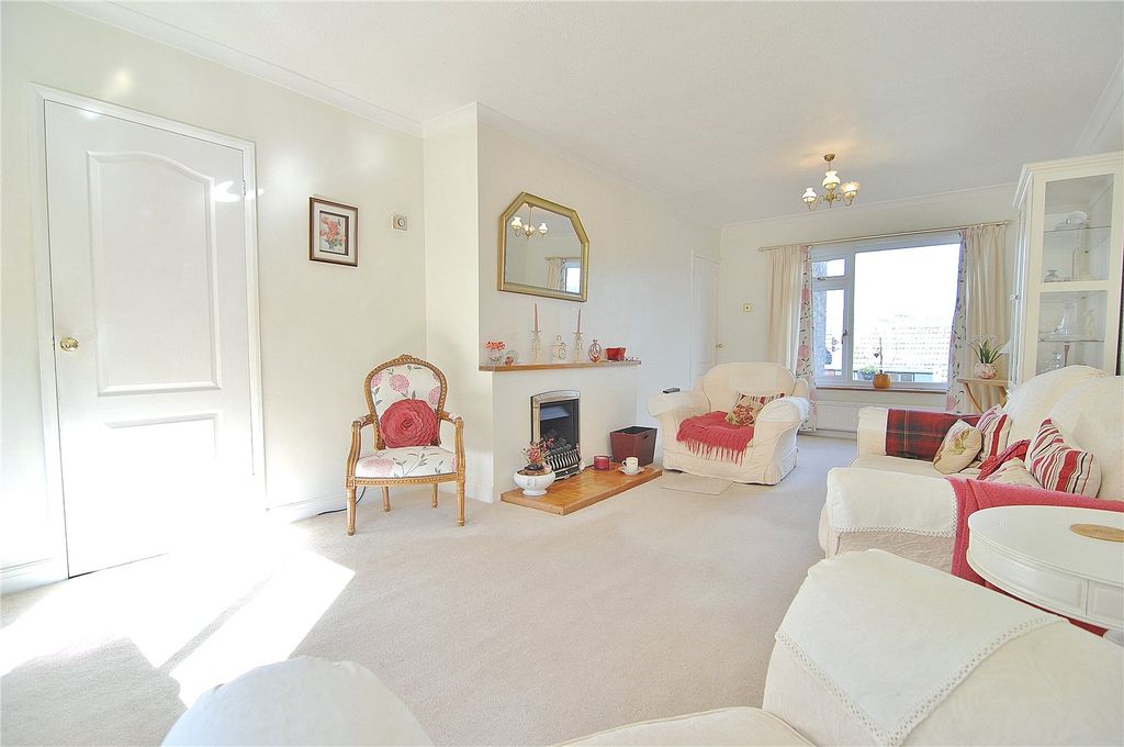 Property photo 2 of 16 Picture No. 13