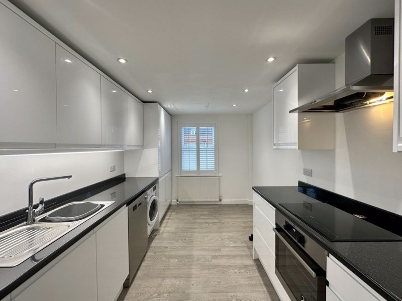 Property photo 3 of 10 Photo 4