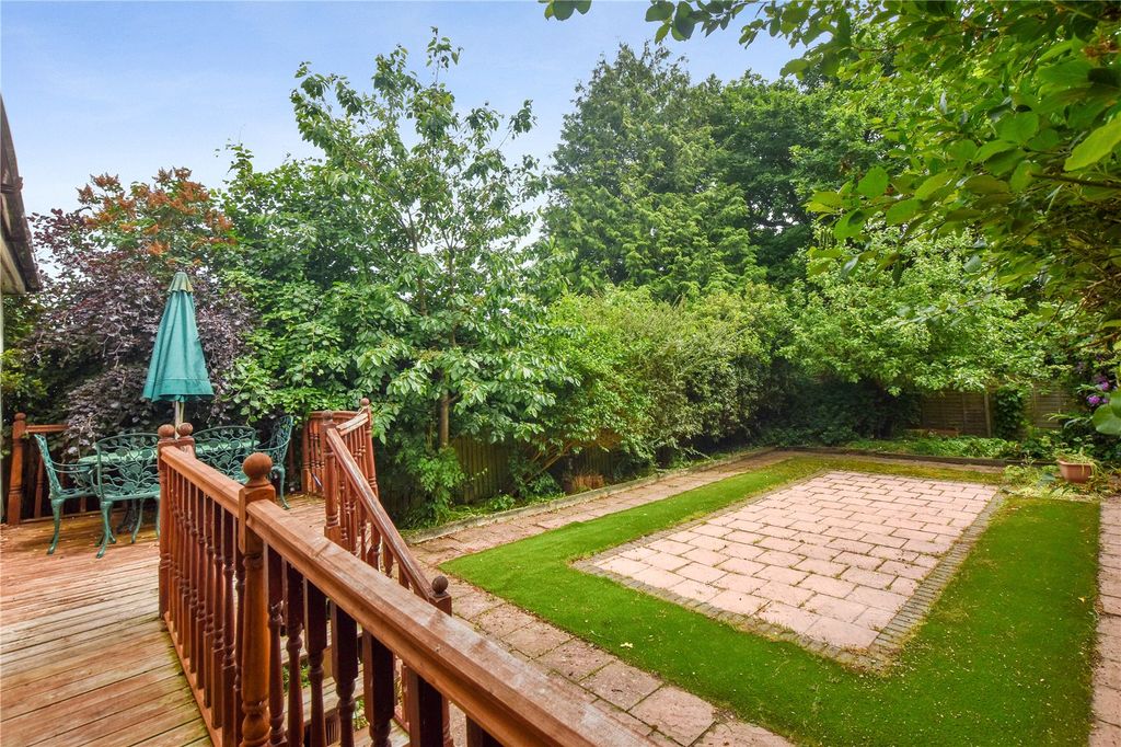 Property photo 2 of 16 Garden