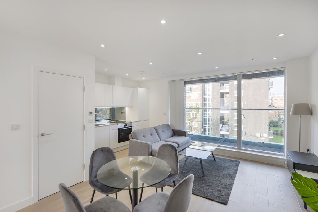 Property photo 2 of 9