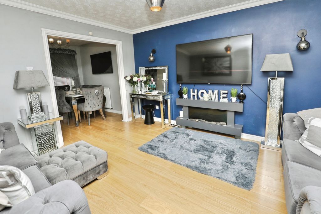 Property photo 2 of 17 2